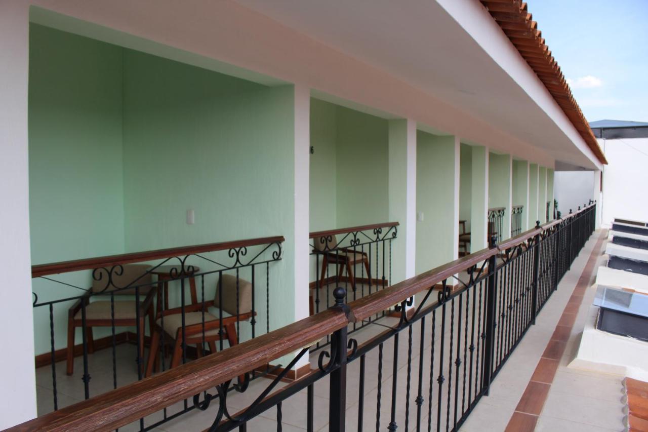 Hotel Casa Peregrina タパルパ エクステリア 写真